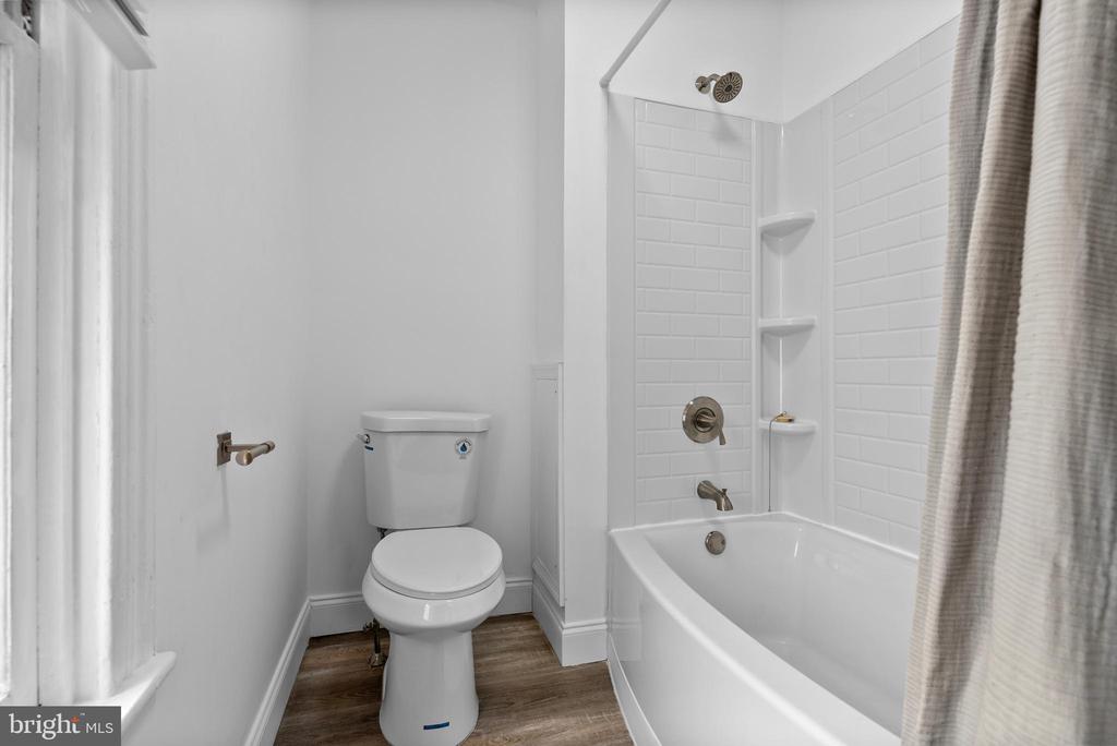 302 N MAIN STREET Unit: 3