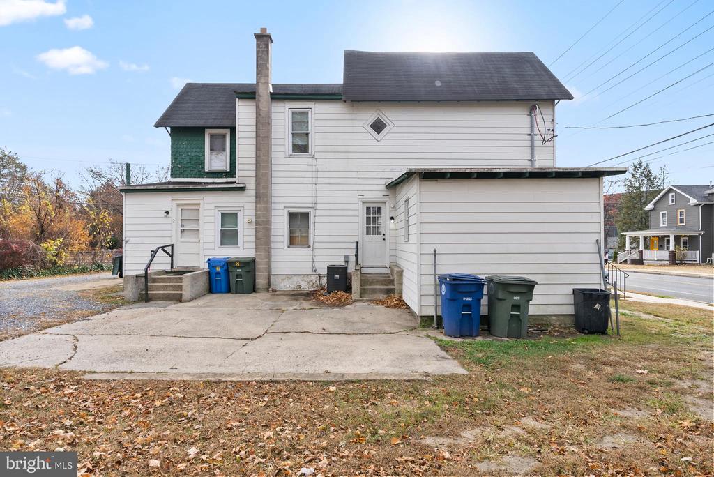 302 N MAIN STREET Unit: 3