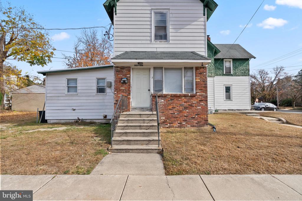 302 N MAIN STREET Unit: 3
