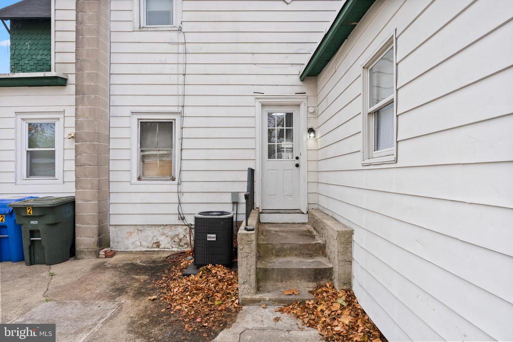 302 N MAIN STREET Unit: 3