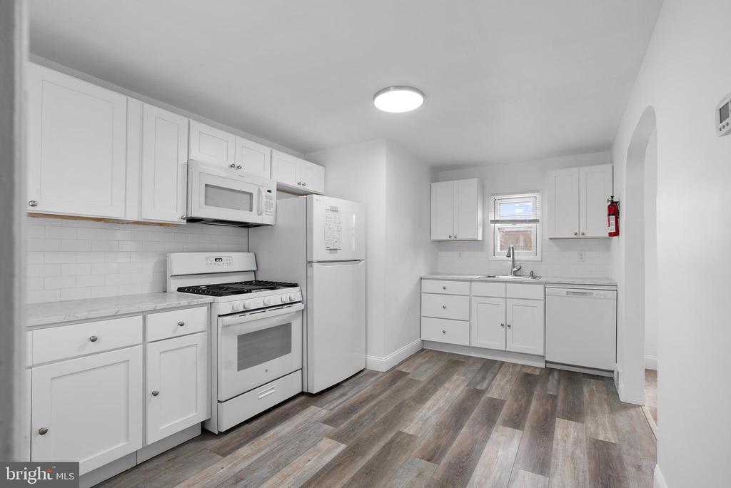302 N MAIN STREET Unit: 3
