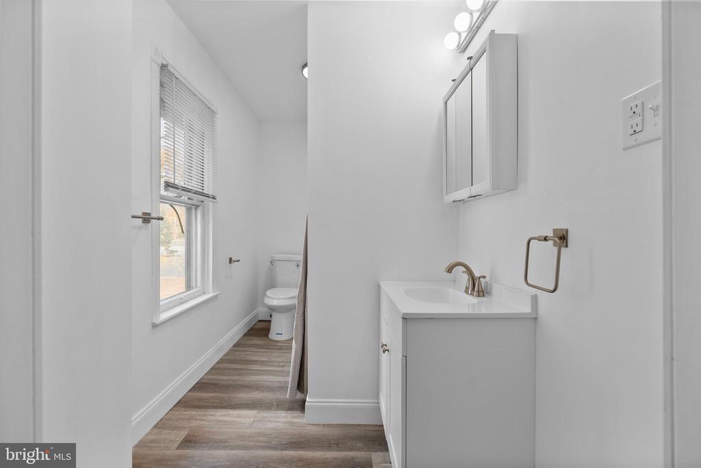 302 N MAIN STREET Unit: 3