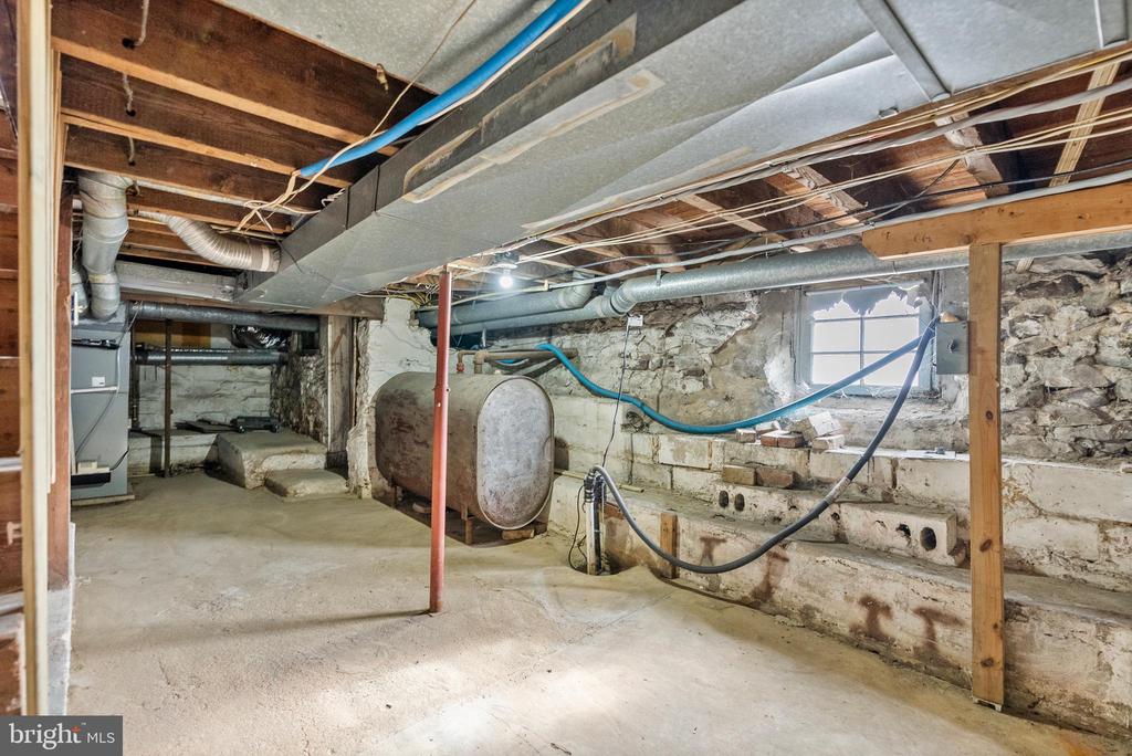 302 N MAIN STREET Unit: 3