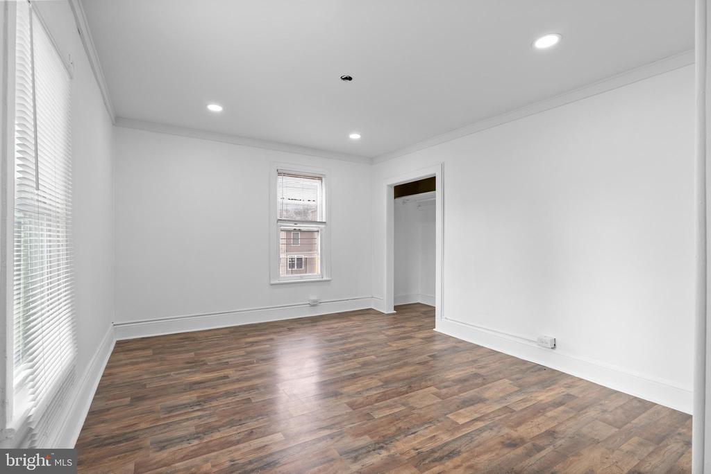 302 N MAIN STREET Unit: 3
