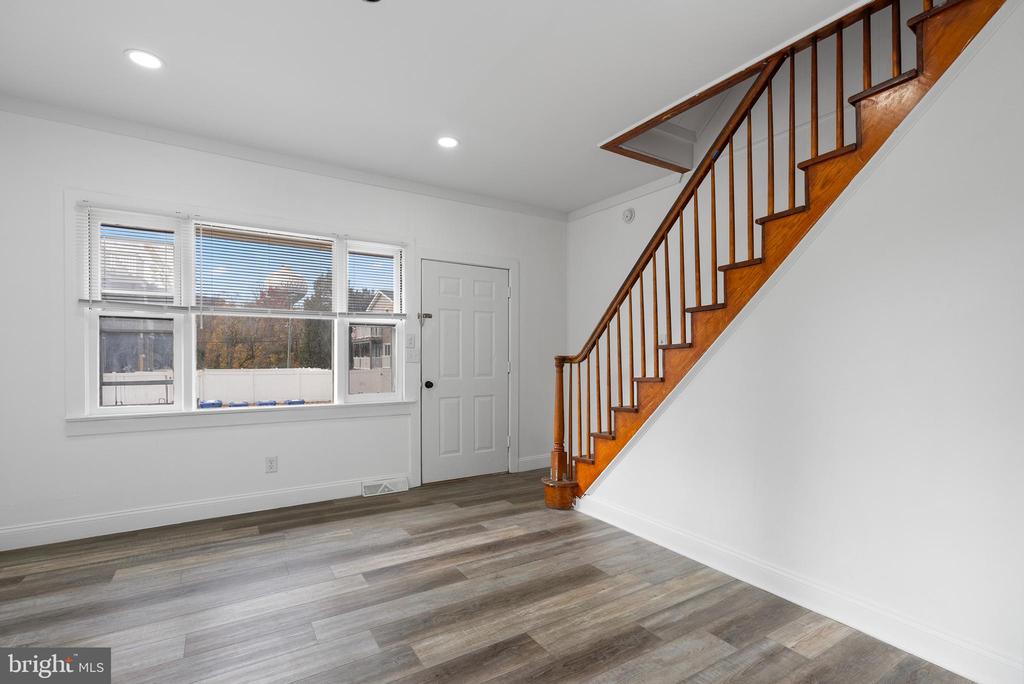 302 N MAIN STREET Unit: 3