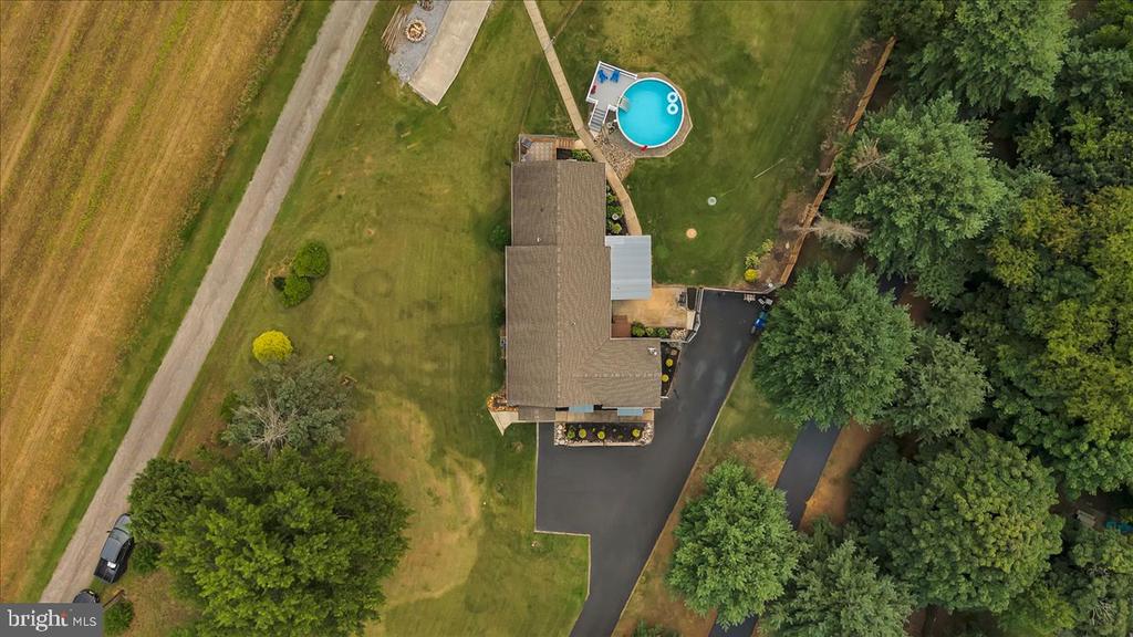 76 E TOMLIN STATION ROAD
