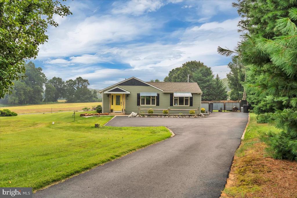 76 E TOMLIN STATION ROAD