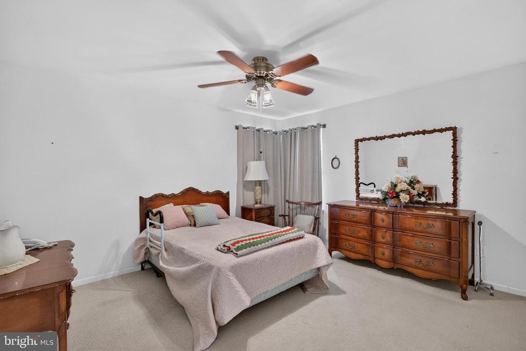 120 PARASOL PLACE