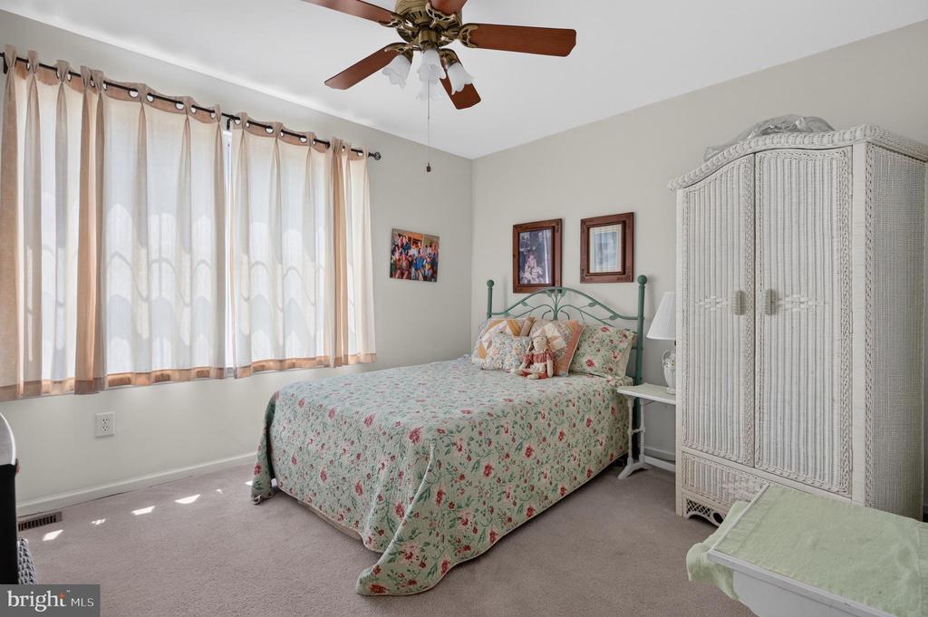 120 PARASOL PLACE