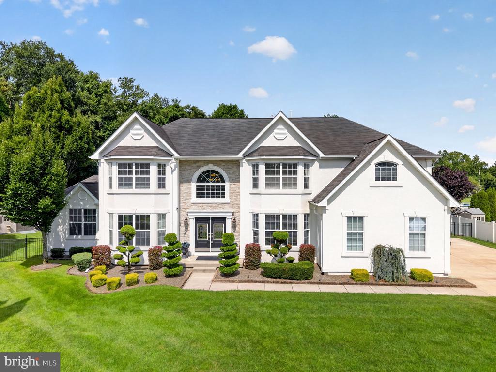 6 ALISON COURT