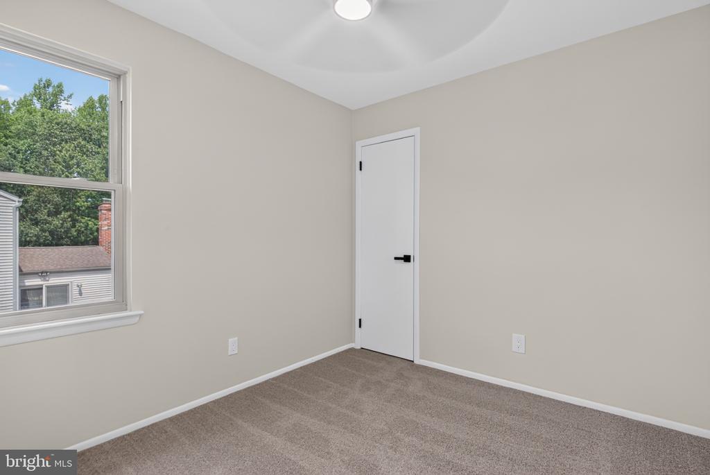27 TALLOWOOD DRIVE