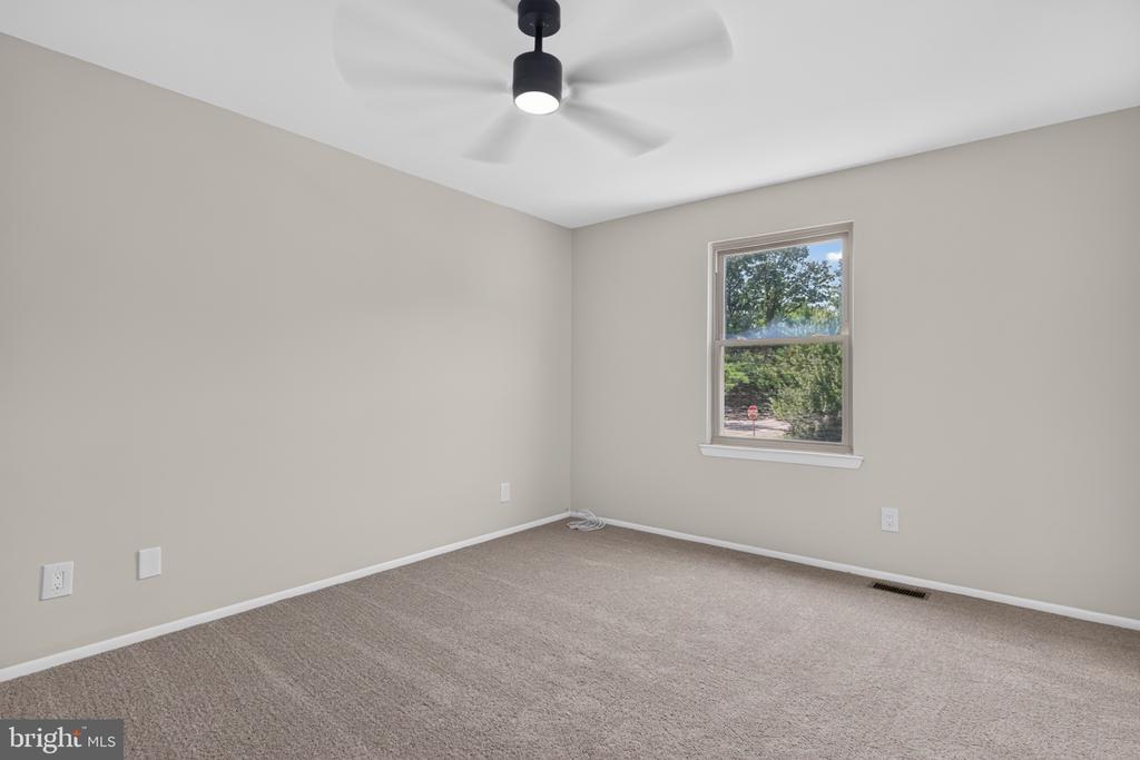 27 TALLOWOOD DRIVE
