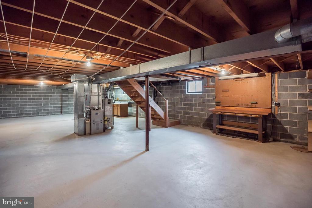 110 RIDGEWAY LANE
