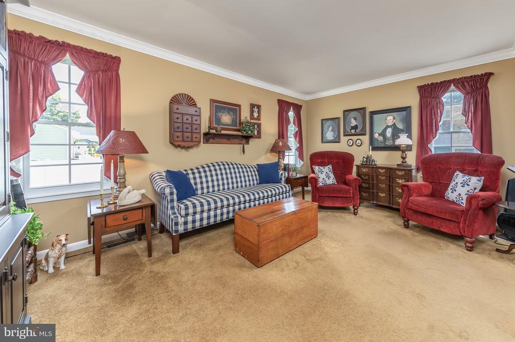 110 RIDGEWAY LANE