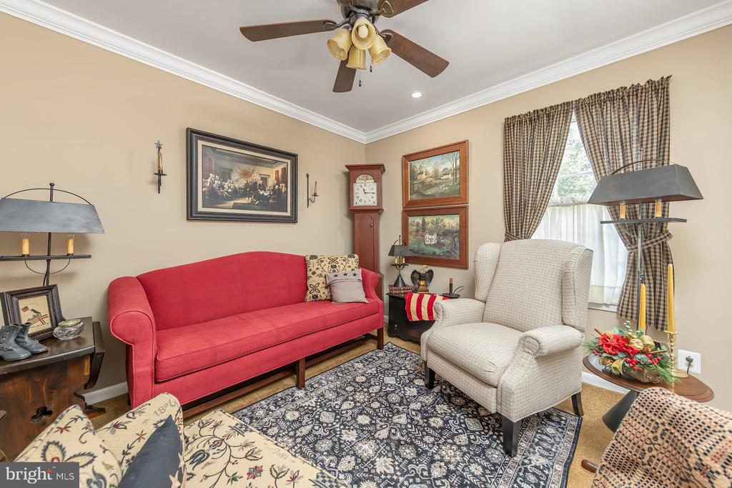 110 RIDGEWAY LANE