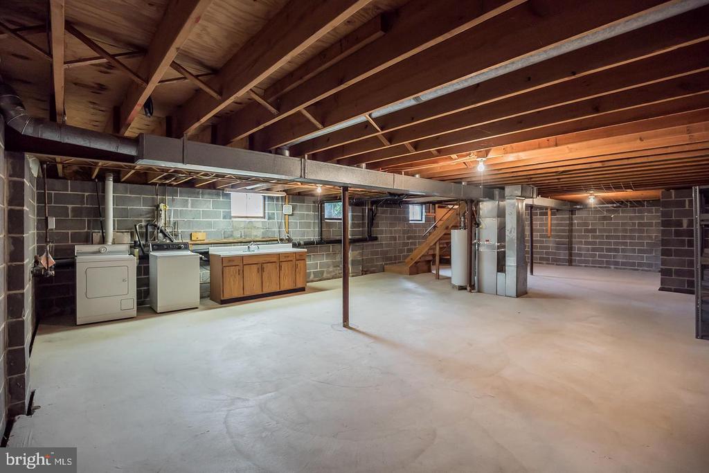110 RIDGEWAY LANE