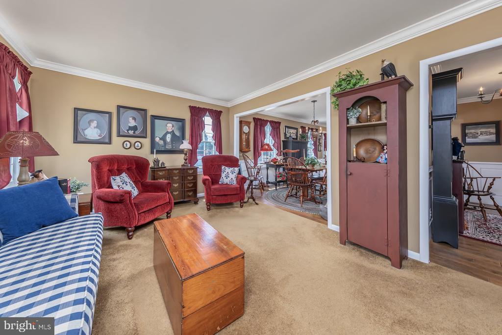 110 RIDGEWAY LANE