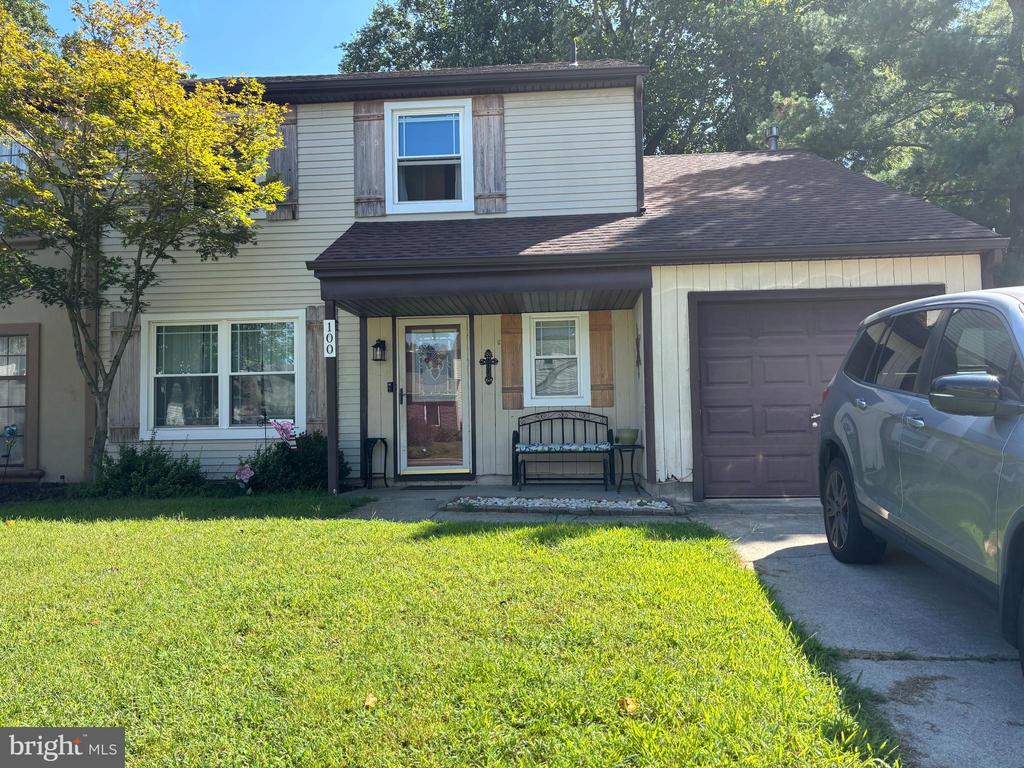 100 WOODVALE LANE