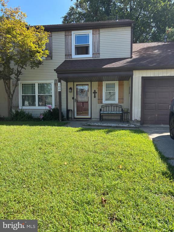 100 WOODVALE LANE