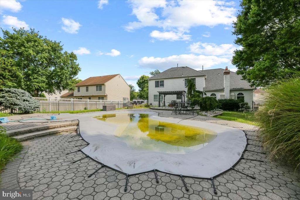 19 RICKLAND DRIVE