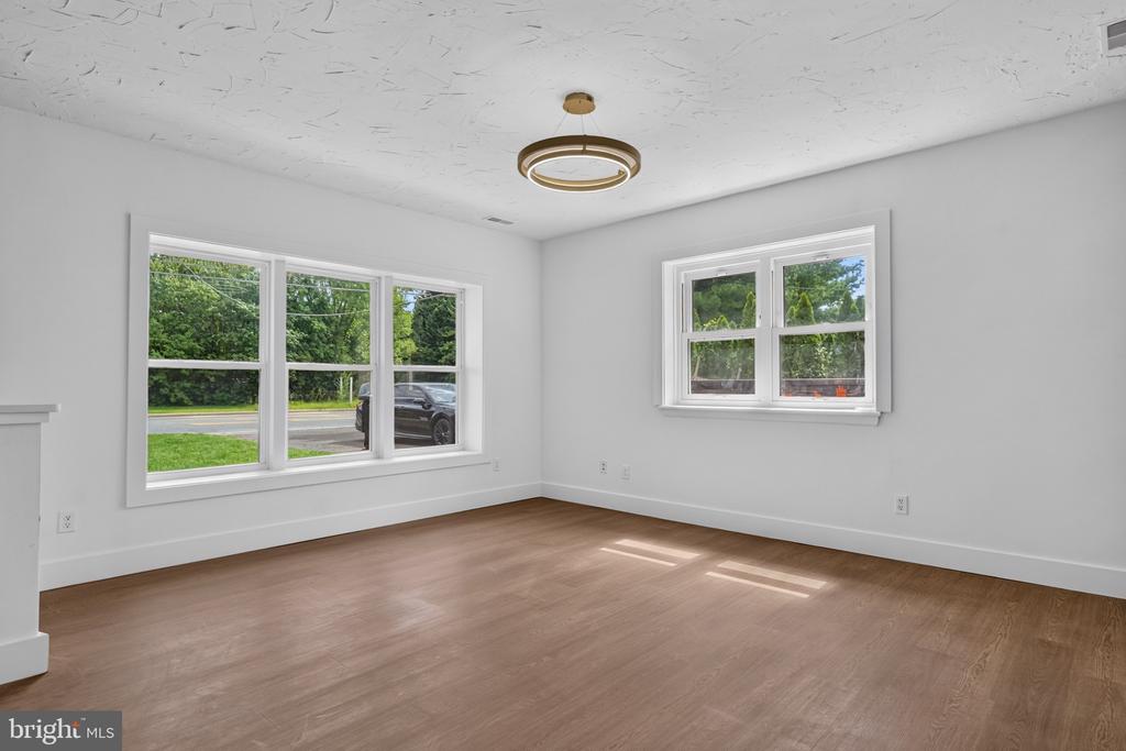 120 TUCKAHOE ROAD