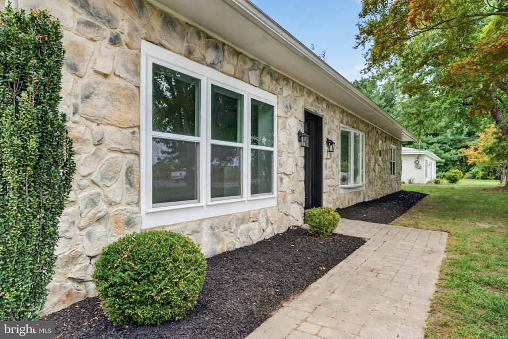 120 TUCKAHOE ROAD