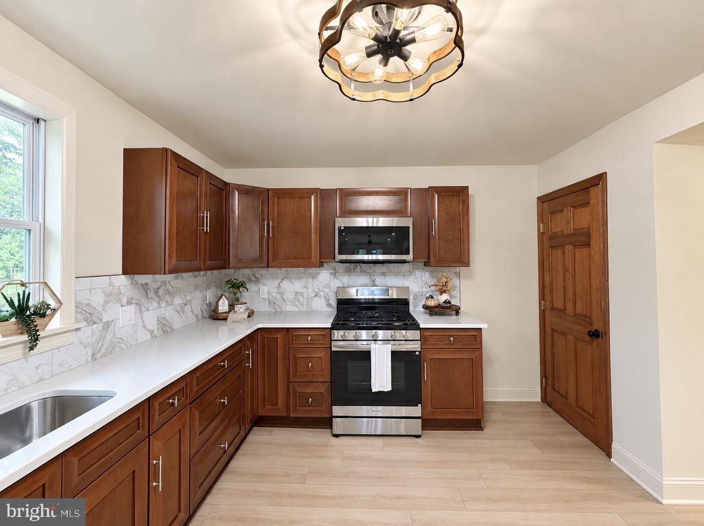 329 WOODBURY TURNERSVILLE ROAD