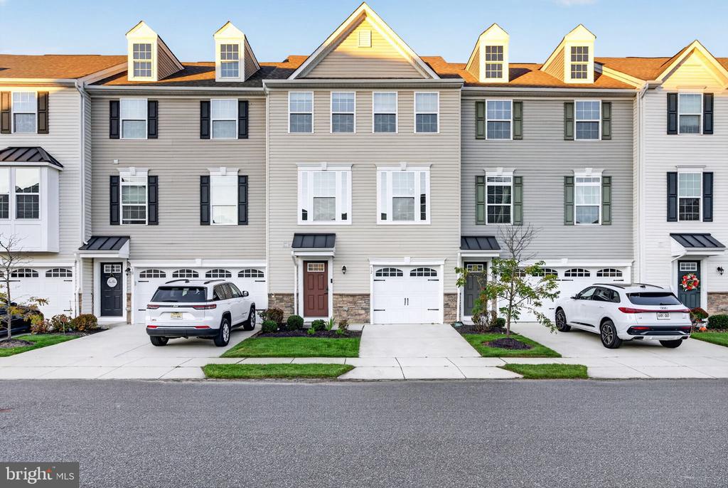 12 SPARROW CIRCLE