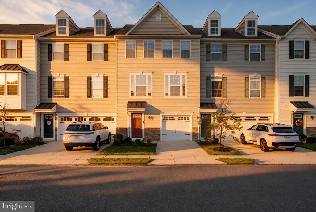 12 SPARROW CIRCLE
