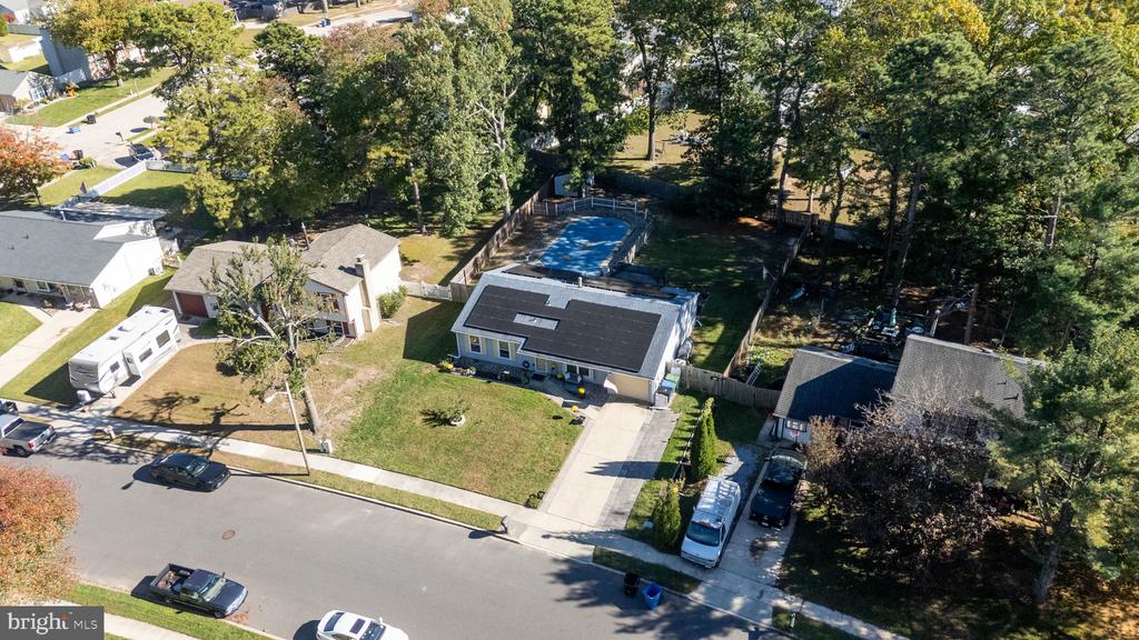 8 CENTAURI AVENUE