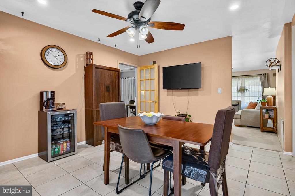8 CENTAURI AVENUE