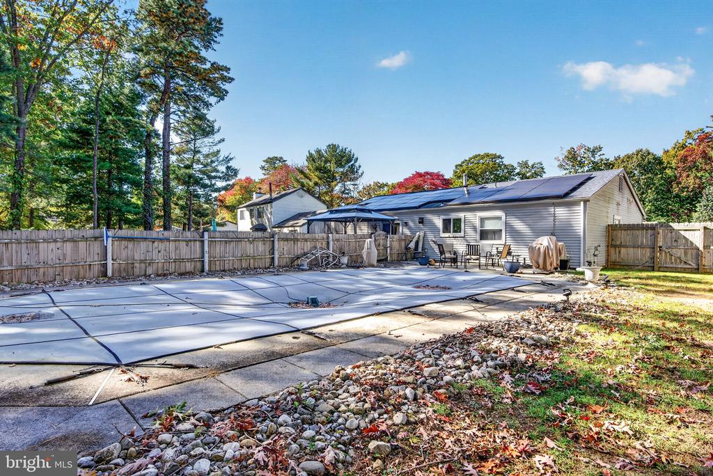8 CENTAURI AVENUE
