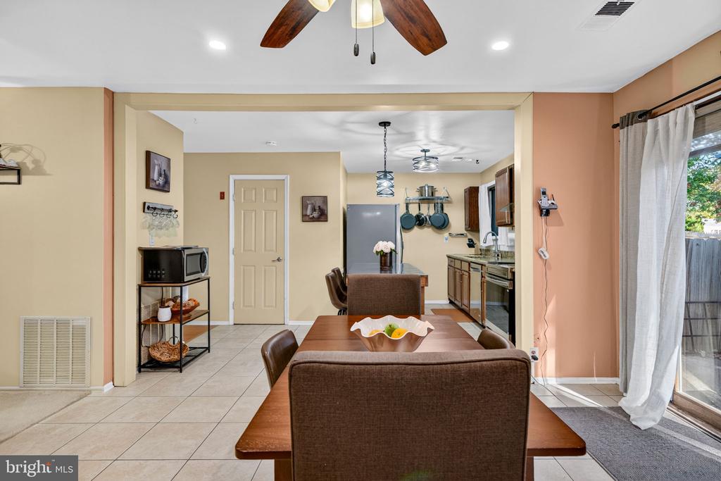 8 CENTAURI AVENUE
