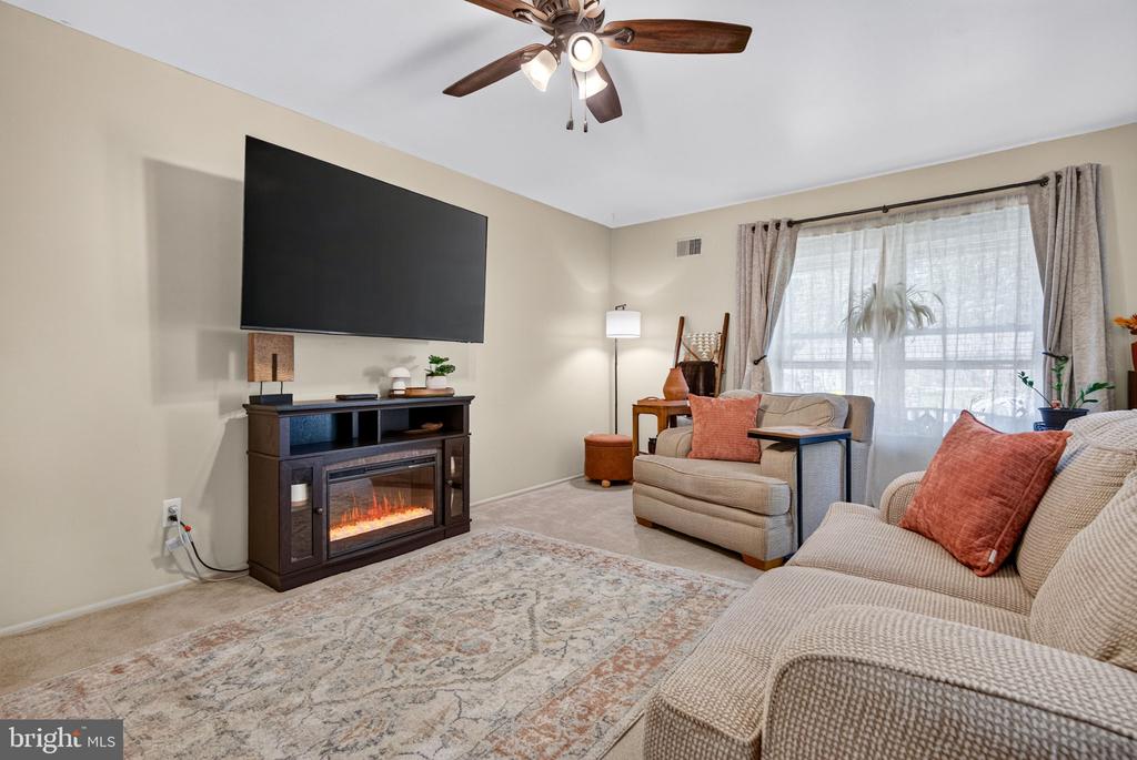 8 CENTAURI AVENUE