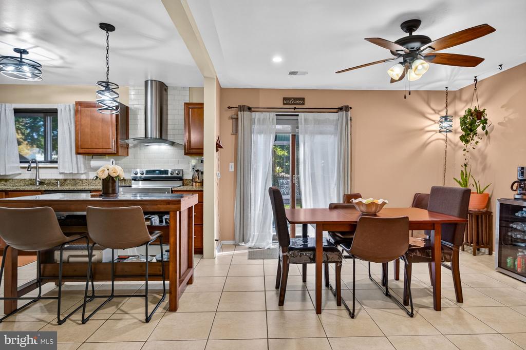 8 CENTAURI AVENUE