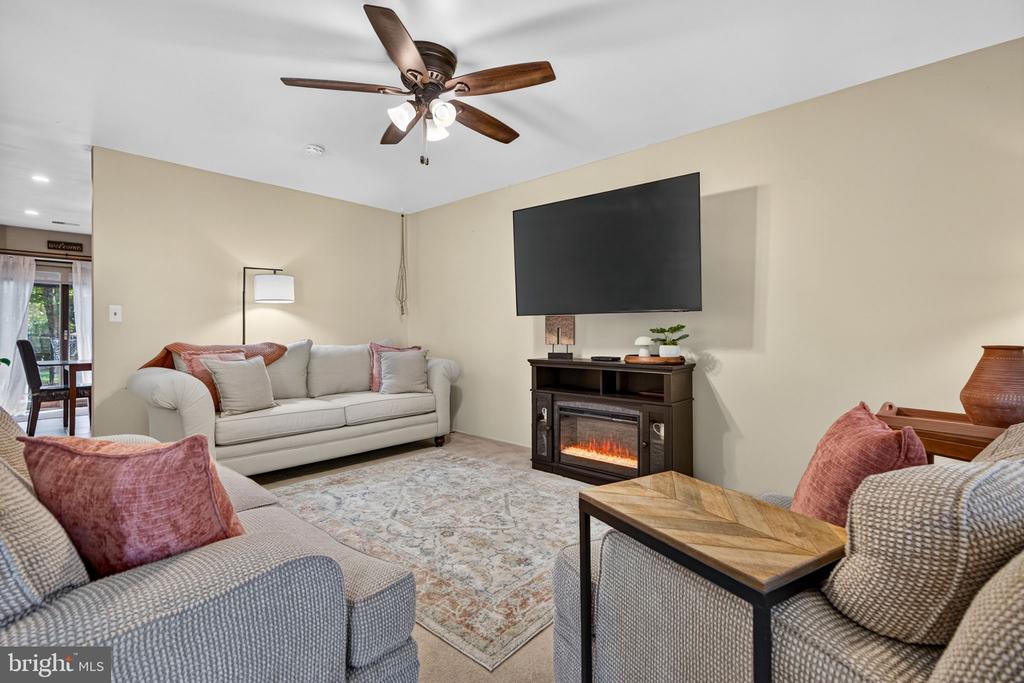 8 CENTAURI AVENUE