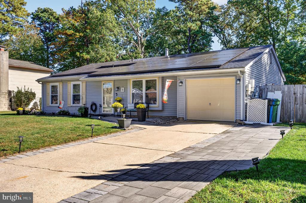 8 CENTAURI AVENUE