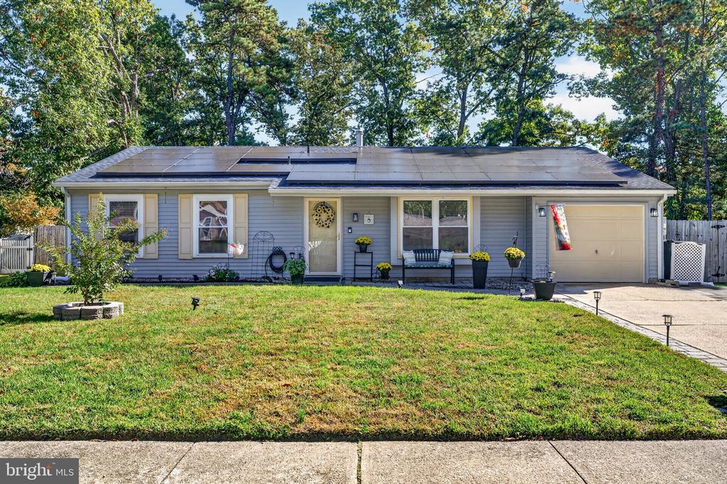 8 CENTAURI AVENUE