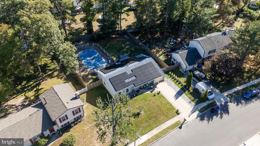 8 CENTAURI AVENUE