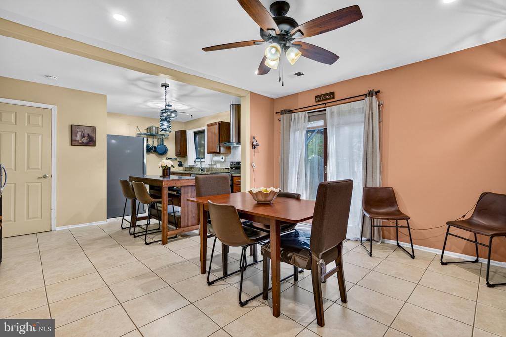 8 CENTAURI AVENUE
