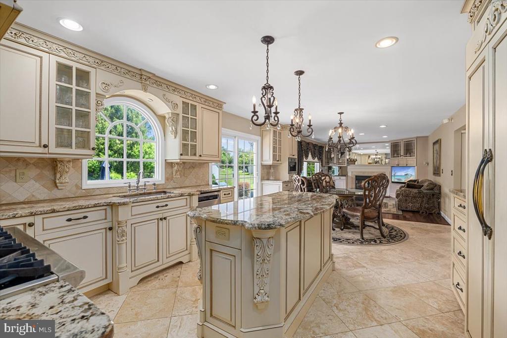 82 SARATOGA DRIVE
