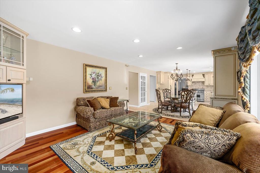 82 SARATOGA DRIVE