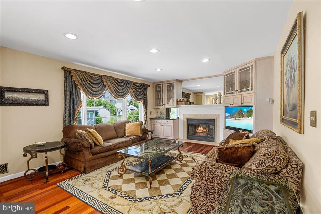 82 SARATOGA DRIVE