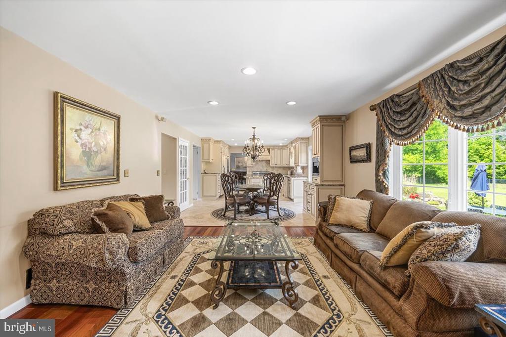 82 SARATOGA DRIVE