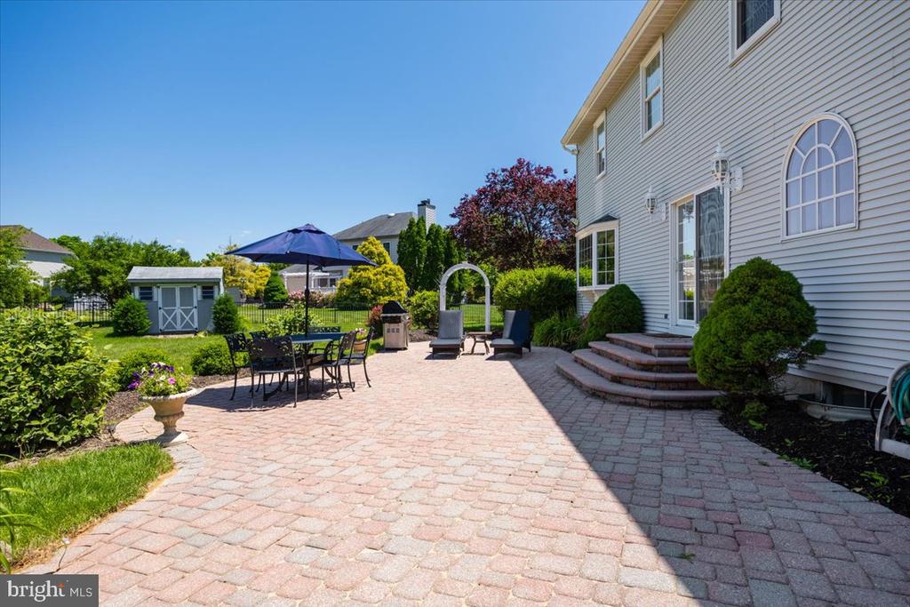 82 SARATOGA DRIVE