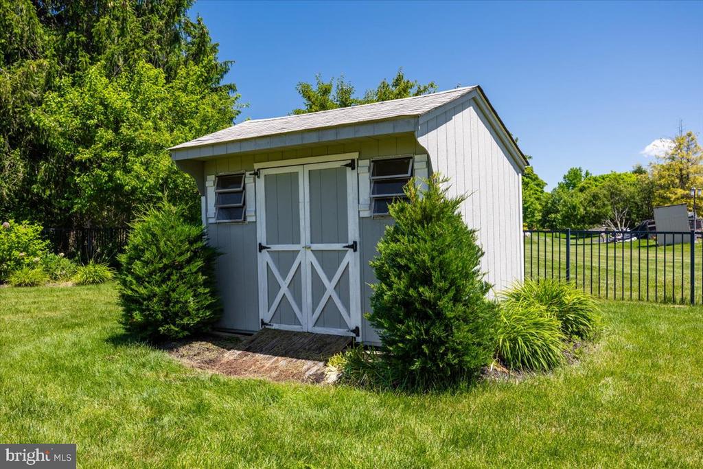 82 SARATOGA DRIVE
