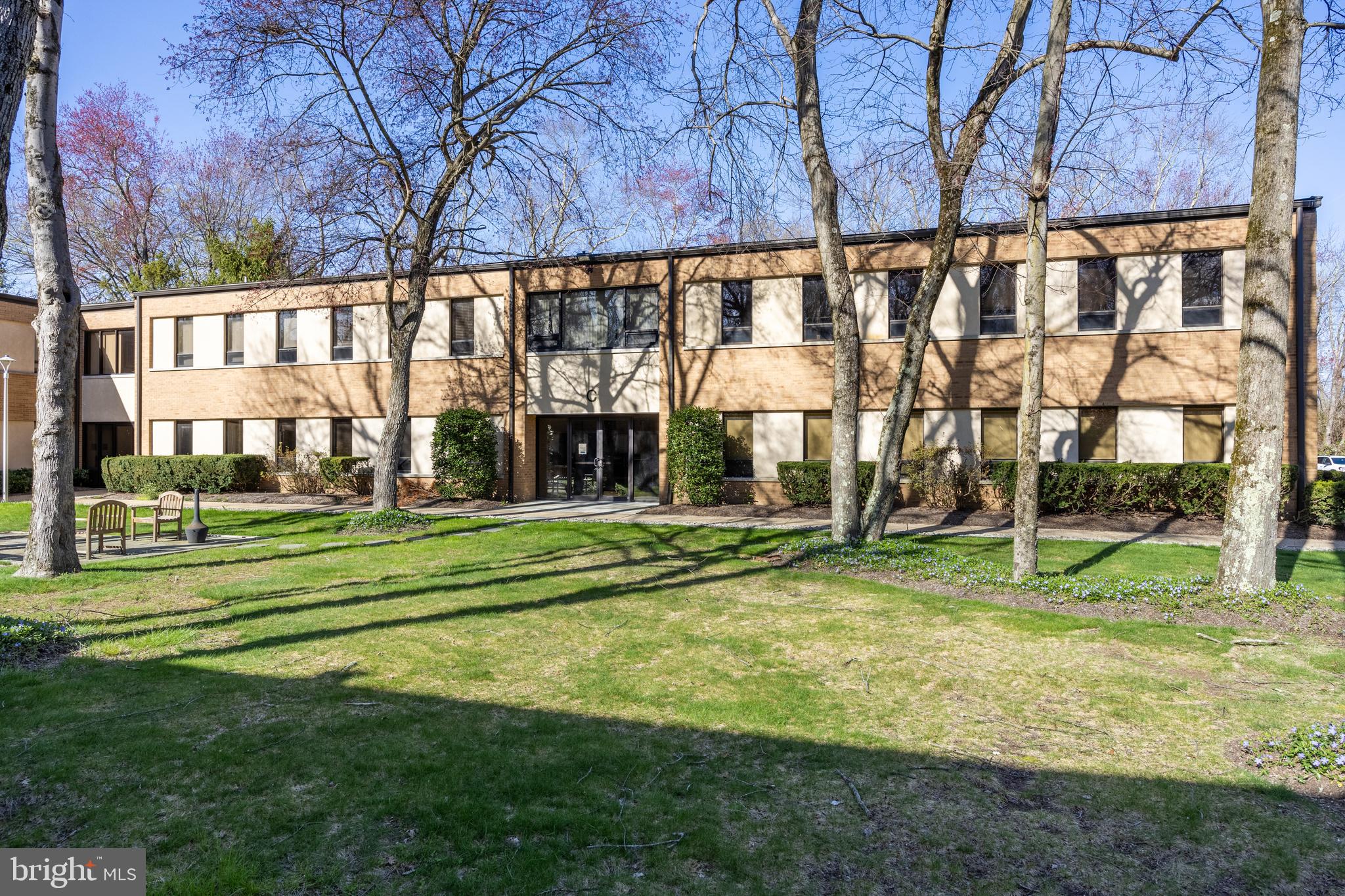 12 Roszel Rd #C203