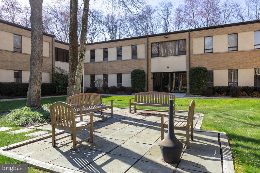 12 Roszel Rd #C203