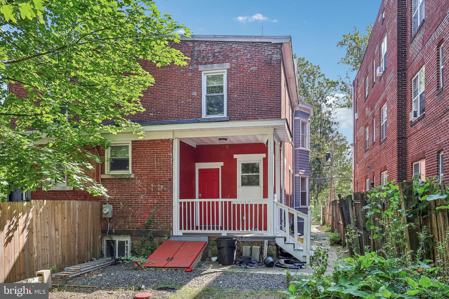 1054 Stuyvesant Ave