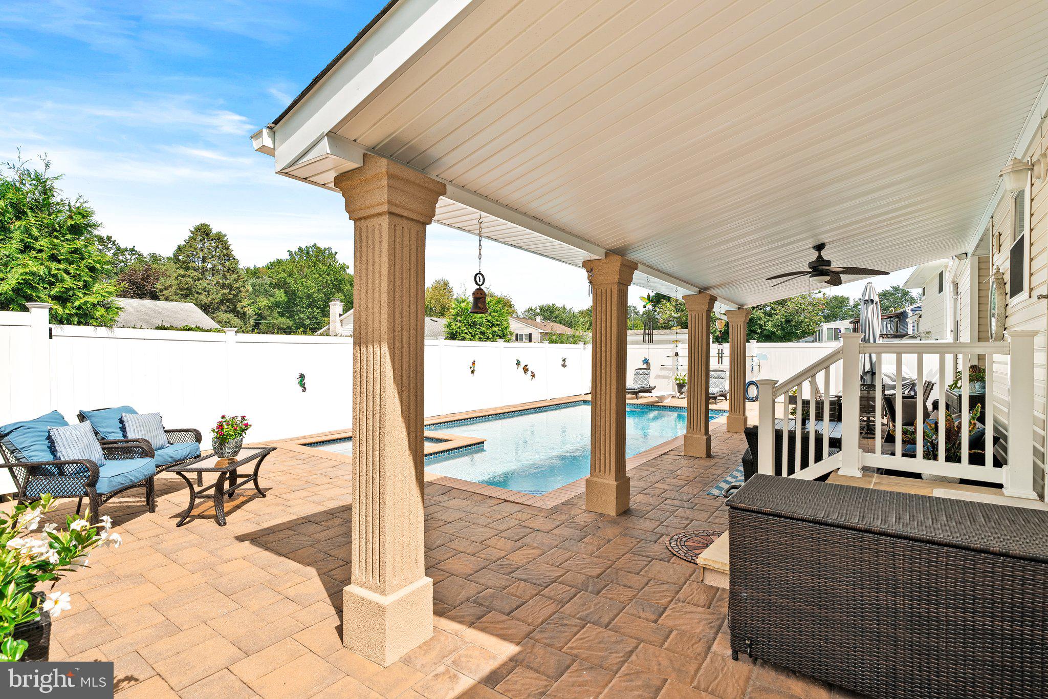 856 ESTATES BOULEVARD
